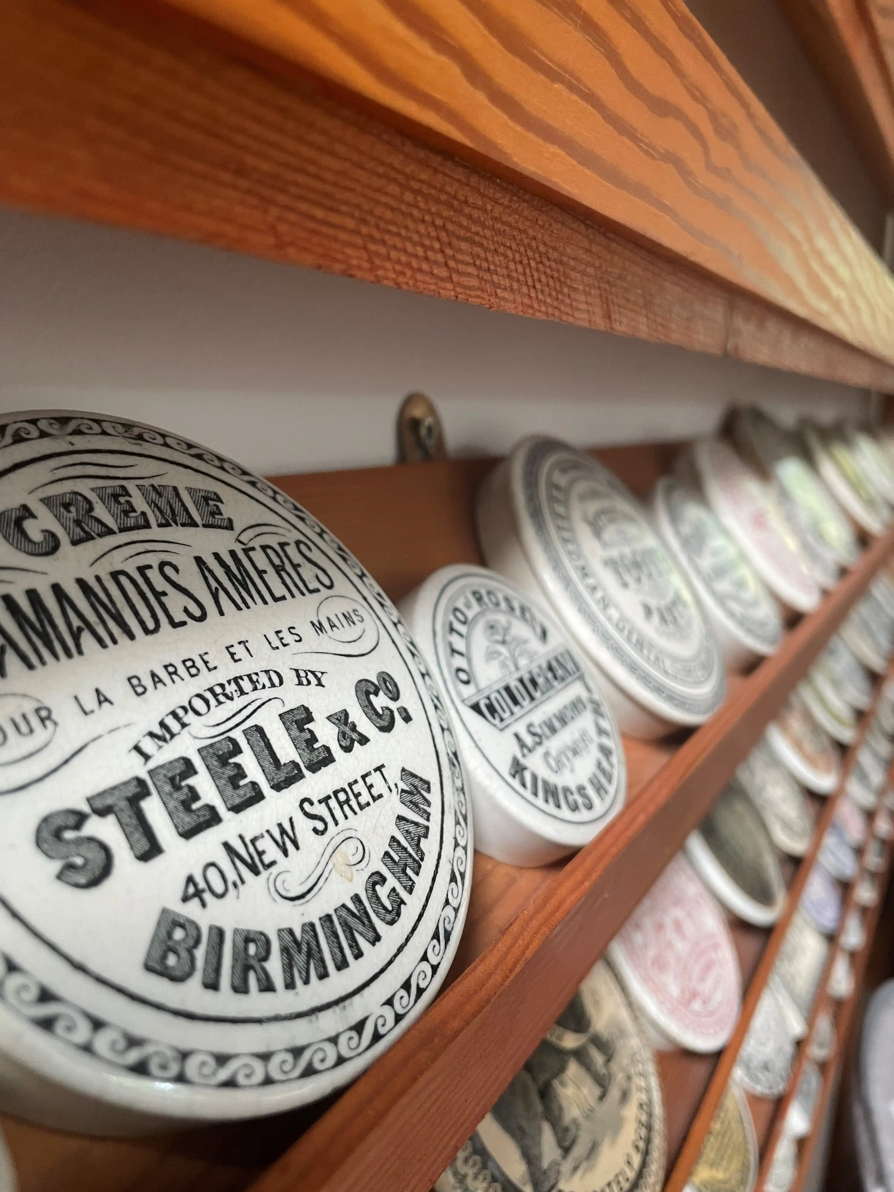 Madshovelman vintage collectables